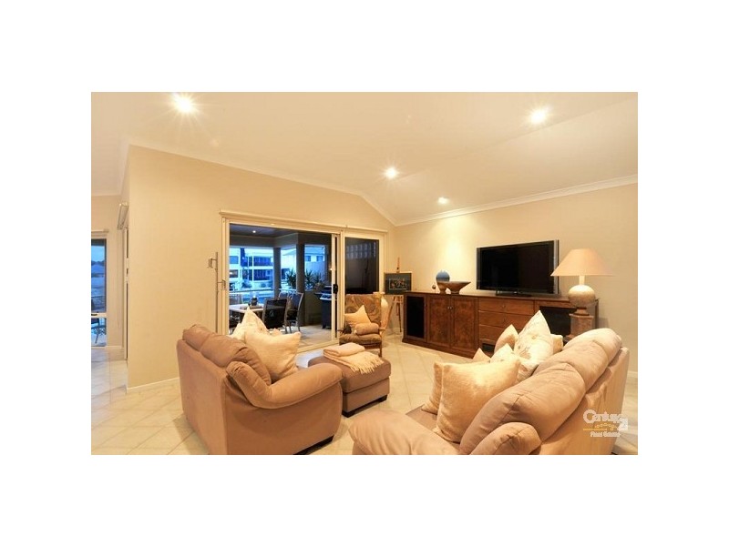 37 Aztec Island Retreat, Halls Head WA 6210