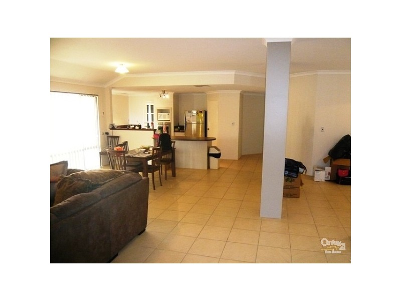 13 Malata Ridge, Lakelands WA 6180