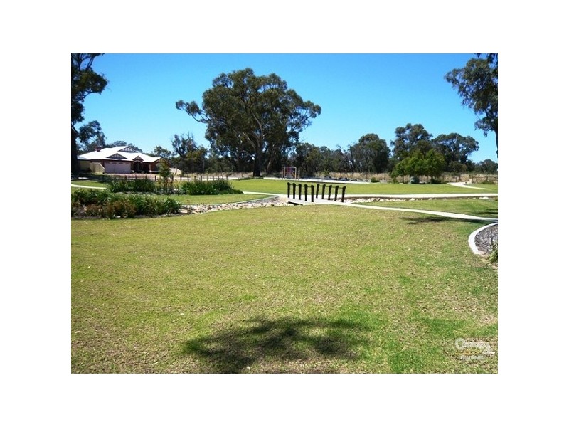 13 Malata Ridge, Lakelands WA 6180