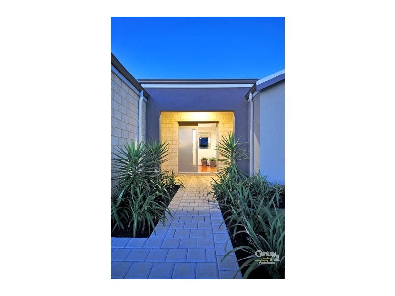 33 Marsdenia Road, Halls Head WA 6210