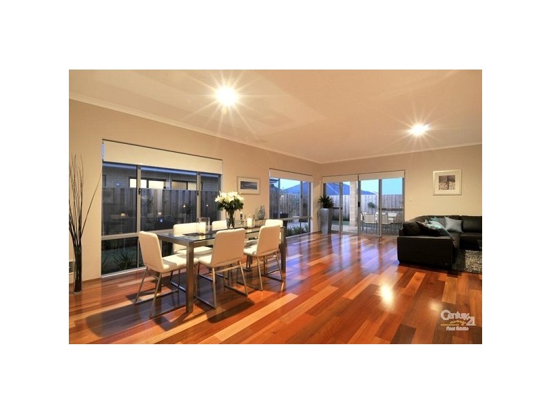 33 Marsdenia Road, Halls Head WA 6210