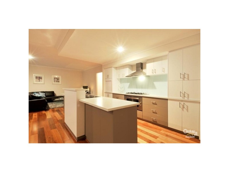 33 Marsdenia Road, Halls Head WA 6210