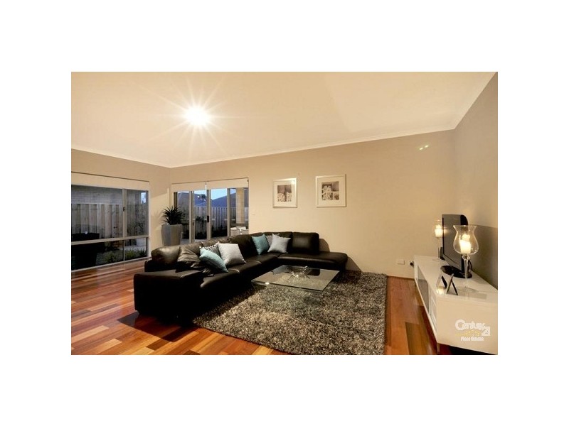 33 Marsdenia Road, Halls Head WA 6210