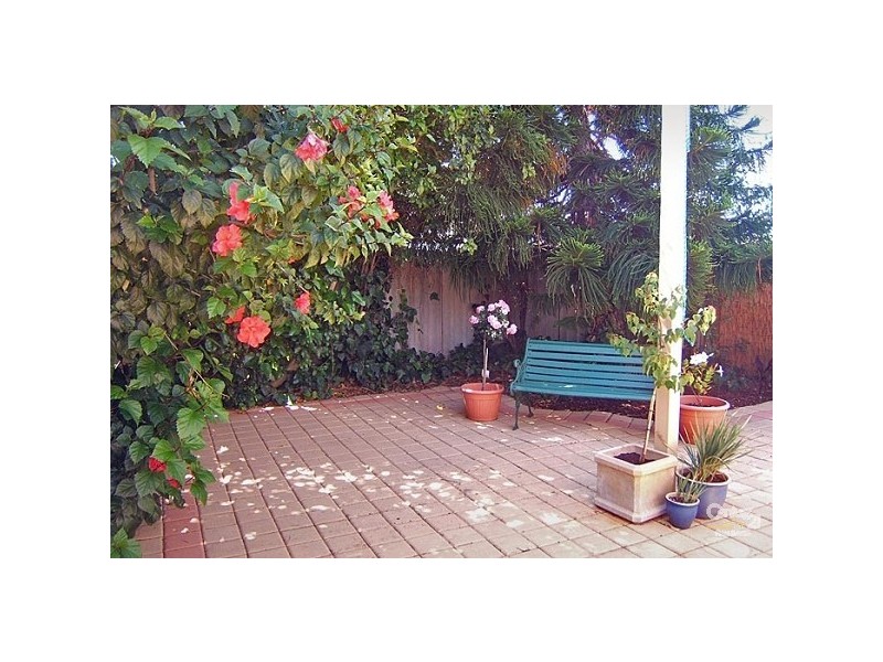 8 Shetland Place, Greenfields WA 6210