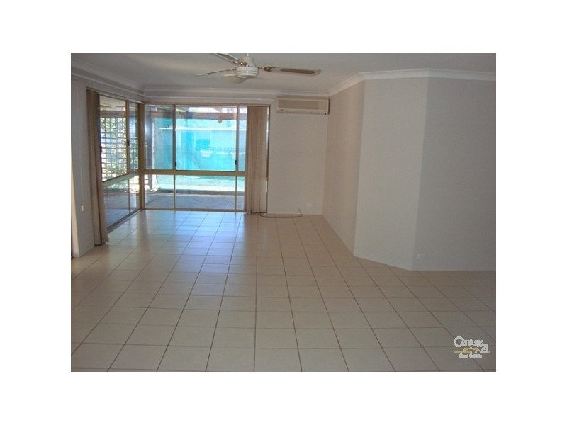 8 Portmarnock Circle, Halls Head WA 6210