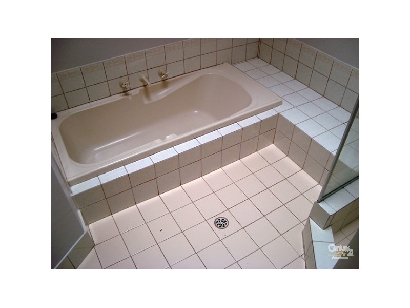 8 Portmarnock Circle, Halls Head WA 6210