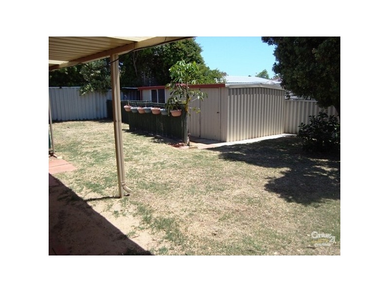 8 Portmarnock Circle, Halls Head WA 6210