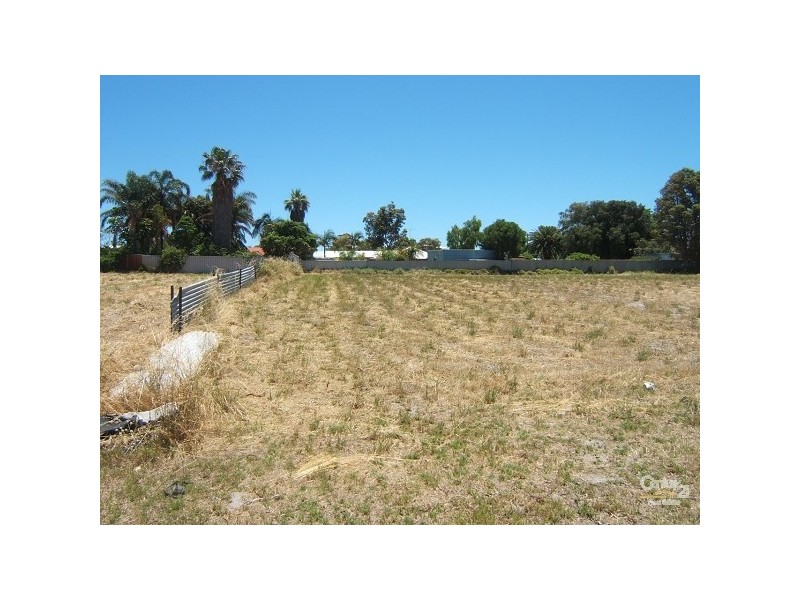 26 Queen Pde, Wannanup WA 6210