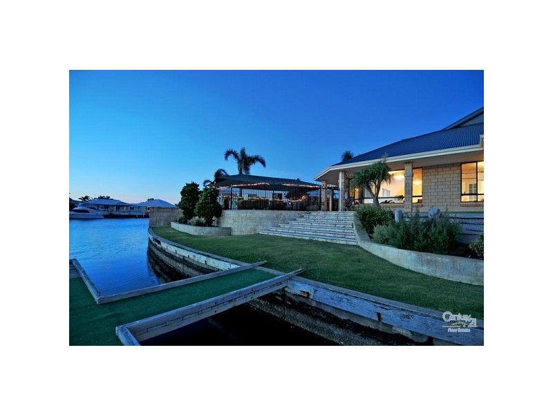 33 Warren Place, Dudley Park WA 6210