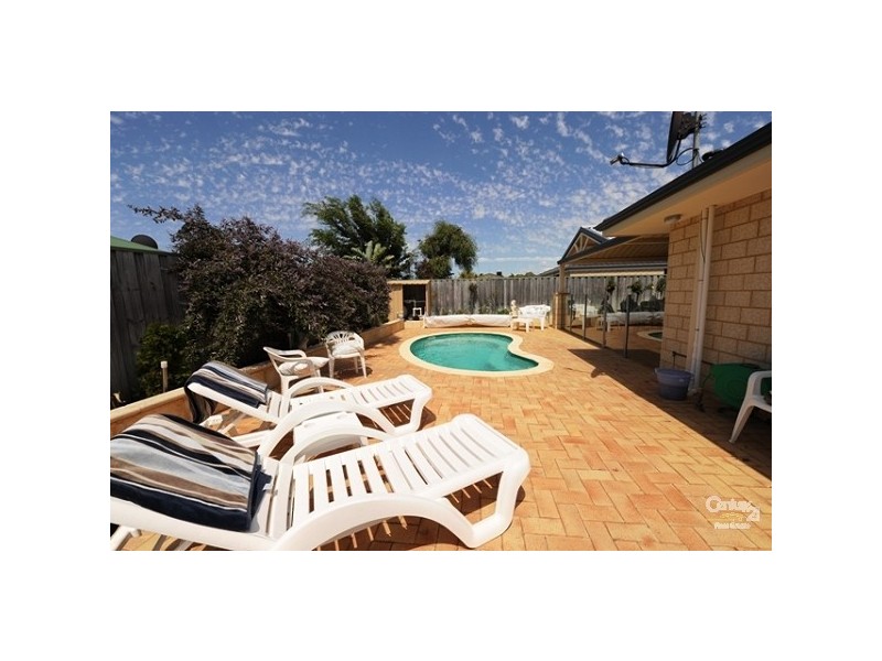 12 Castaway Cove, Halls Head WA 6210