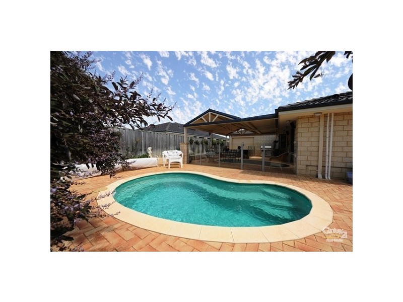 12 Castaway Cove, Halls Head WA 6210