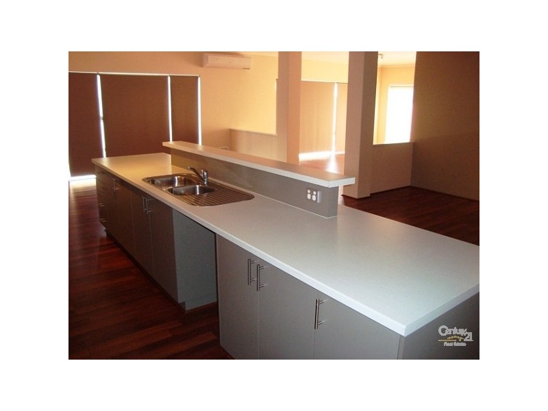 5 Scarab Court, Halls Head WA 6210
