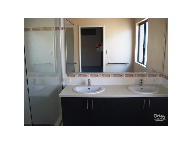 5 Scarab Court, Halls Head WA 6210