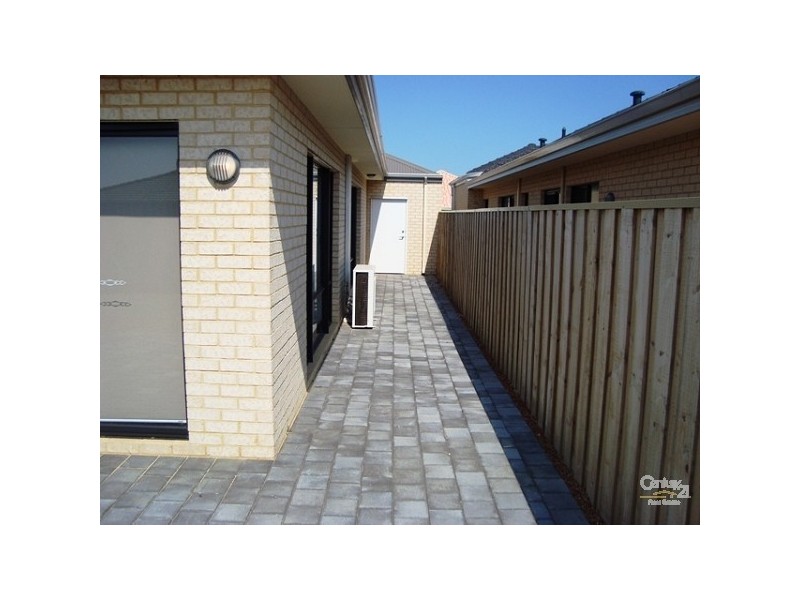 5 Scarab Court, Halls Head WA 6210