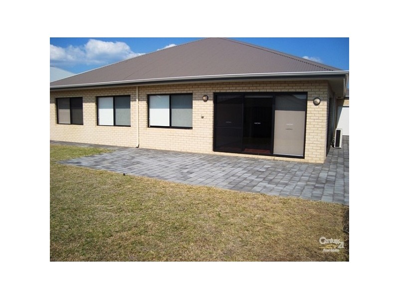 5 Scarab Court, Halls Head WA 6210