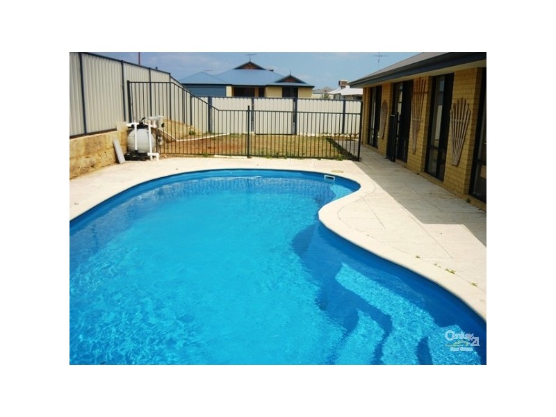 2 Caslano Road, Meadow Springs WA 6210