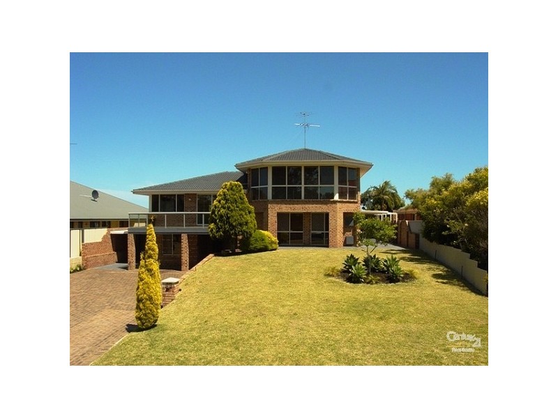 45 Oaklands Avenue, Halls Head WA 6210