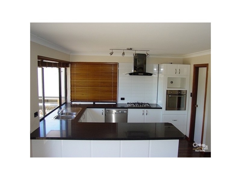 45 Oaklands Avenue, Halls Head WA 6210