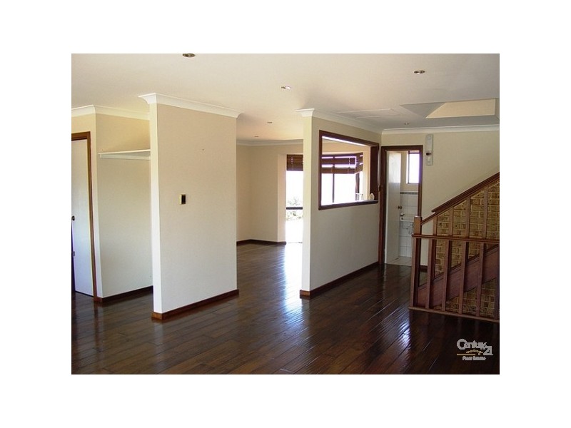 45 Oaklands Avenue, Halls Head WA 6210