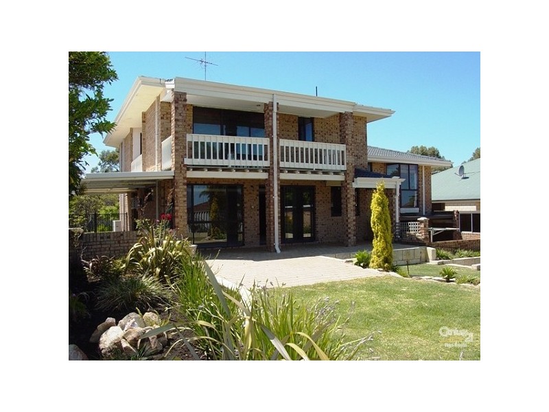 45 Oaklands Avenue, Halls Head WA 6210