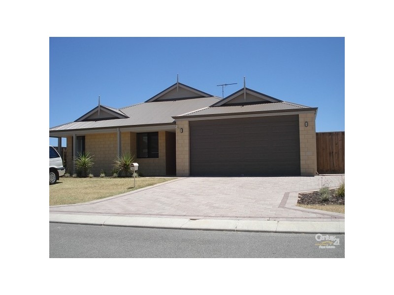 16 Splendens Turn HALLS HEAD, Mandurah WA 6210