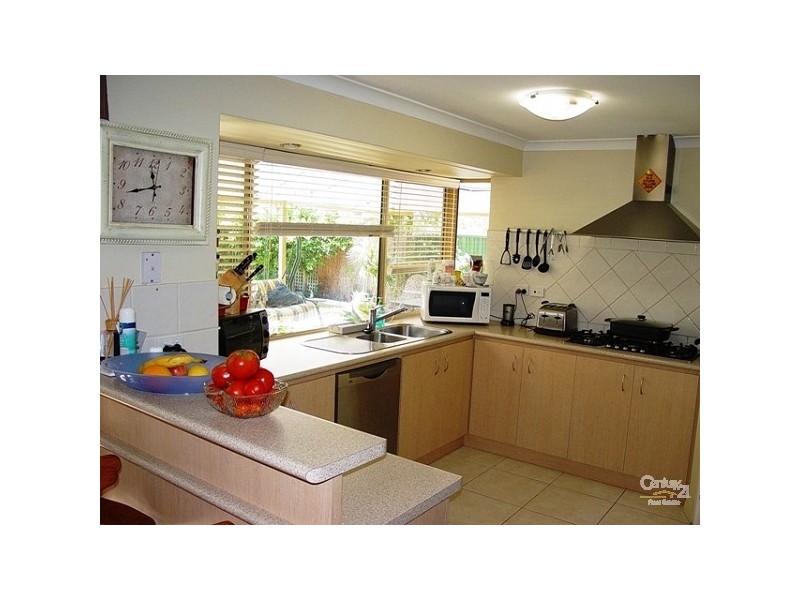 4 Newstead Close, Halls Head WA 6210