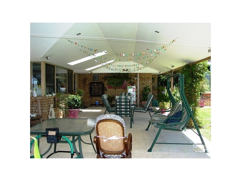 4 Newstead Close, Halls Head WA 6210