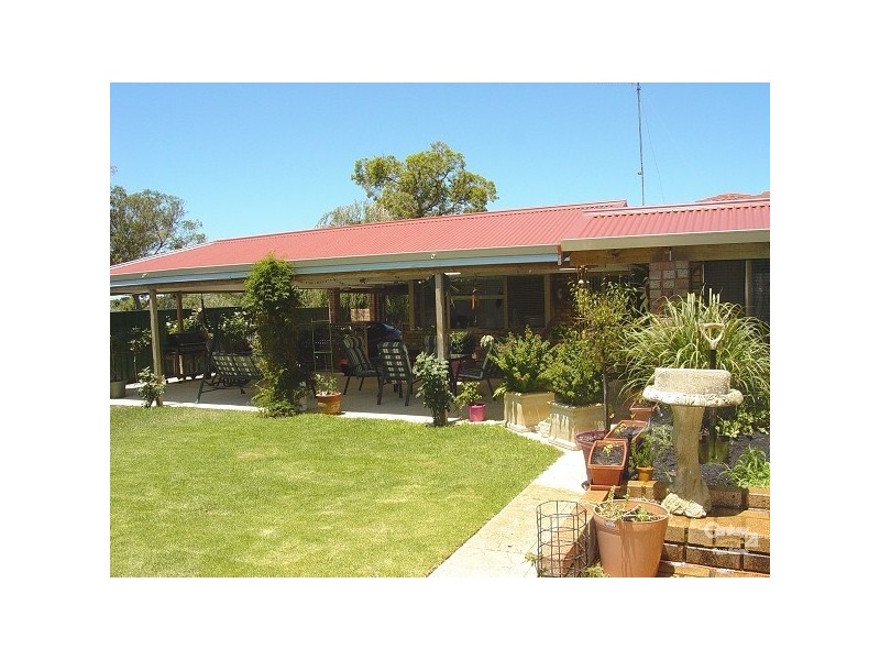 4 Newstead Close, Halls Head WA 6210