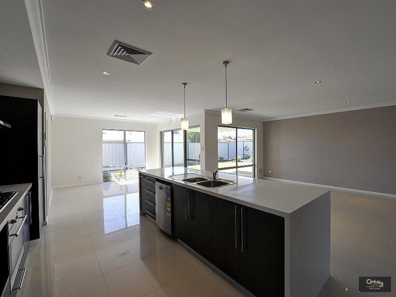 41 Tasman Loop, Dudley Park WA 6210