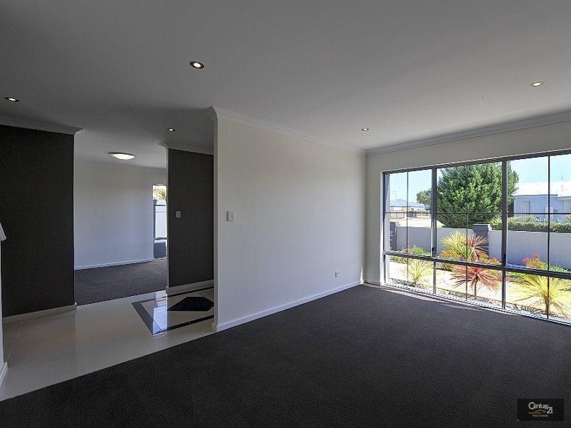 41 Tasman Loop, Dudley Park WA 6210