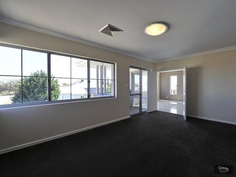 41 Tasman Loop, Dudley Park WA 6210