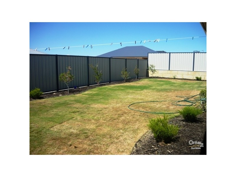 17 Still Meadow Turn, Meadow Springs WA 6210