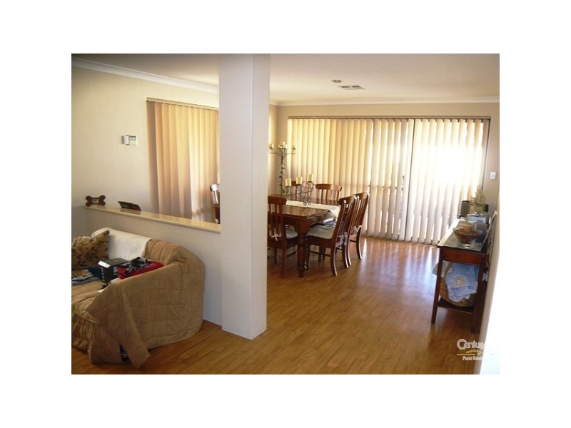 4 Chalice Rise, Lakelands WA 6180