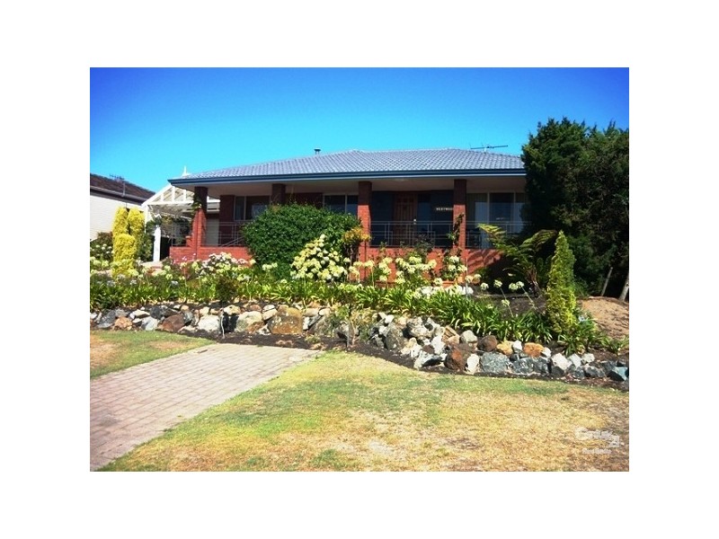 18 Carina Circle, Halls Head WA 6210