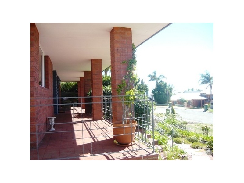 18 Carina Circle, Halls Head WA 6210