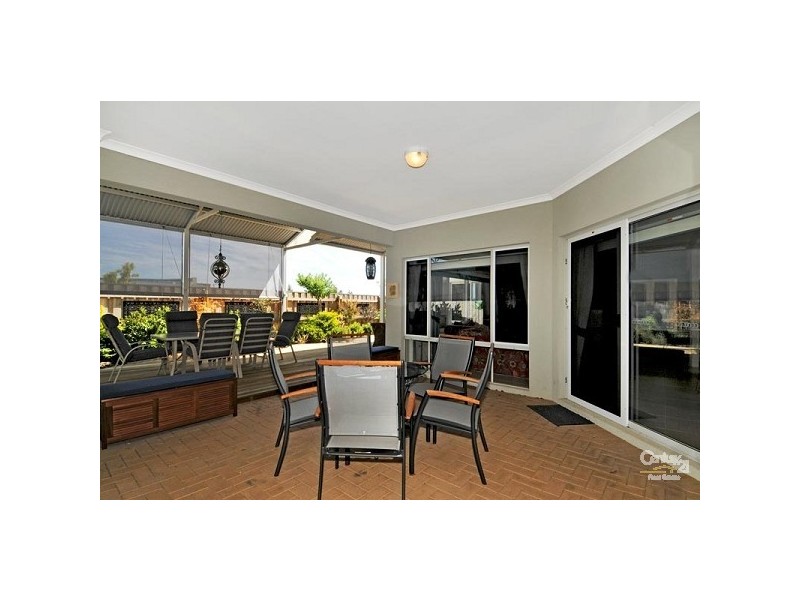 5 Dalona Parkway, Lakelands WA 6180