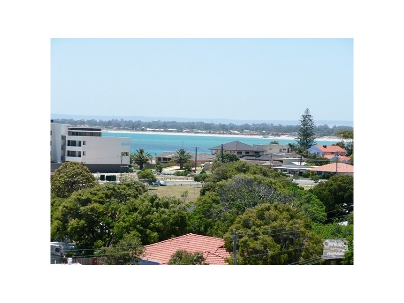 21C Oversby Street, Halls Head WA 6210