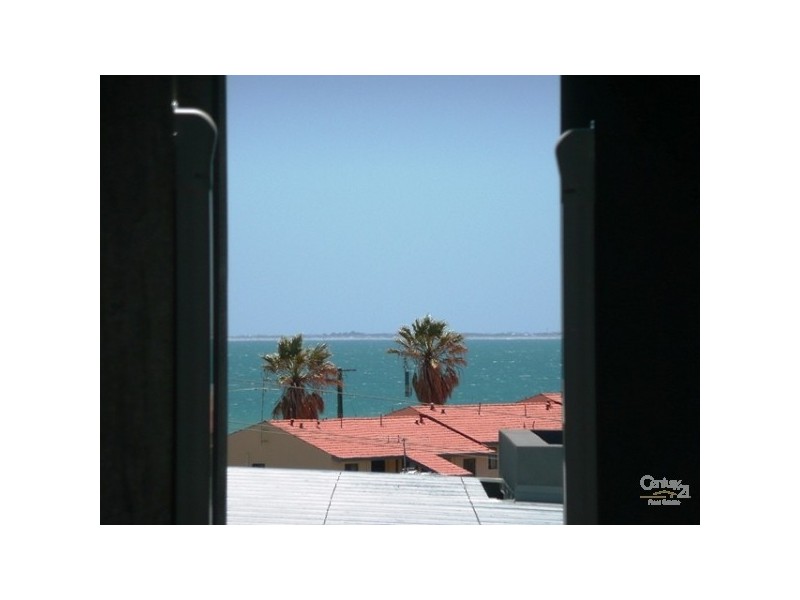 21C Oversby Street, Halls Head WA 6210