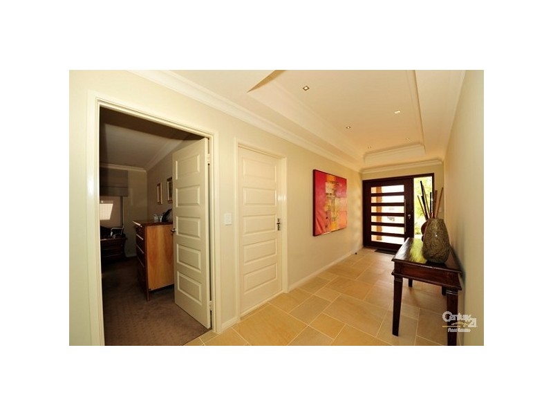 10 Gael Place, Dudley Park WA 6210