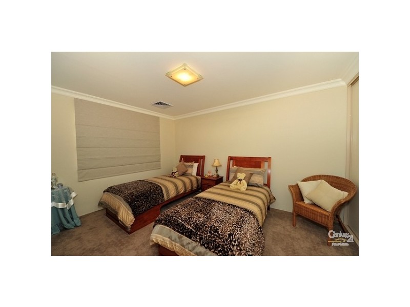 10 Gael Place, Dudley Park WA 6210