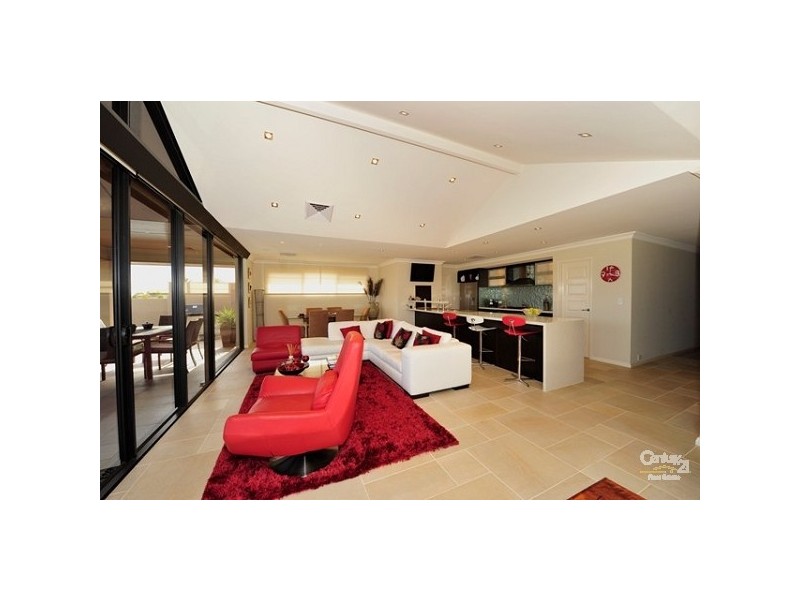 10 Gael Place, Dudley Park WA 6210