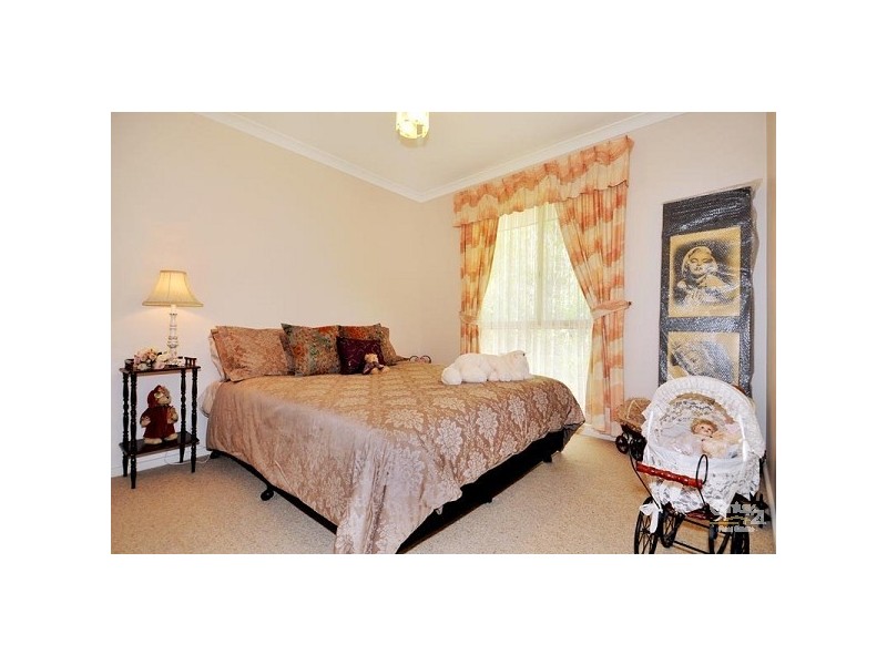 8 Victoria Circle, Greenfields WA 6210
