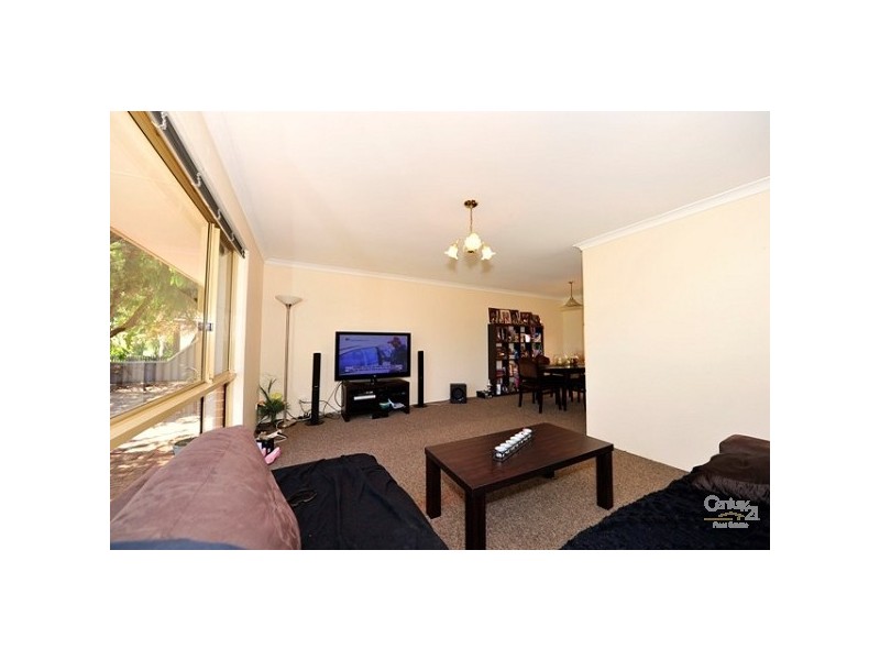 7 Oaklands Ave, Halls Head WA 6210