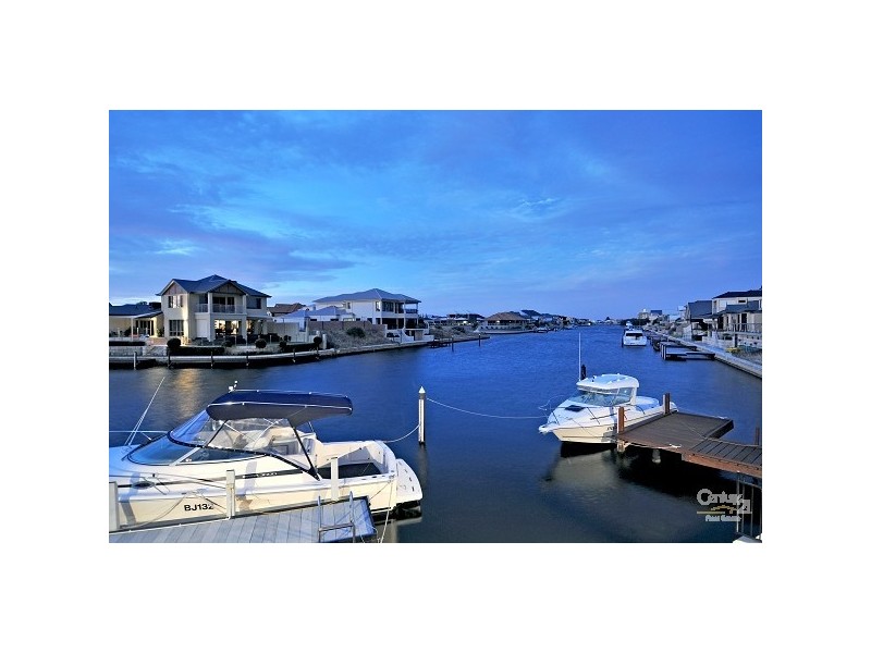 24 Leisure Way, Halls Head WA 6210