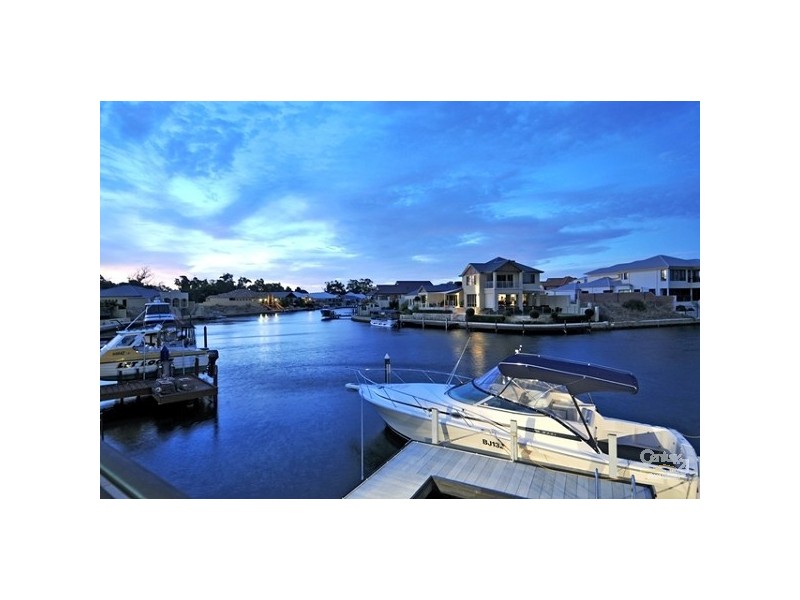 24 Leisure Way, Halls Head WA 6210