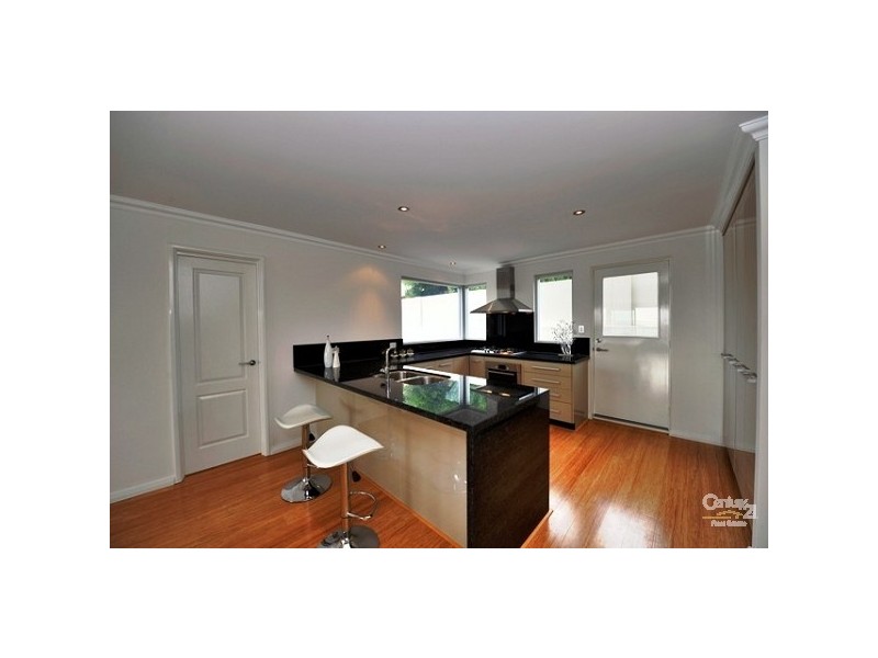 21D Oversby Street, Halls Head WA 6210
