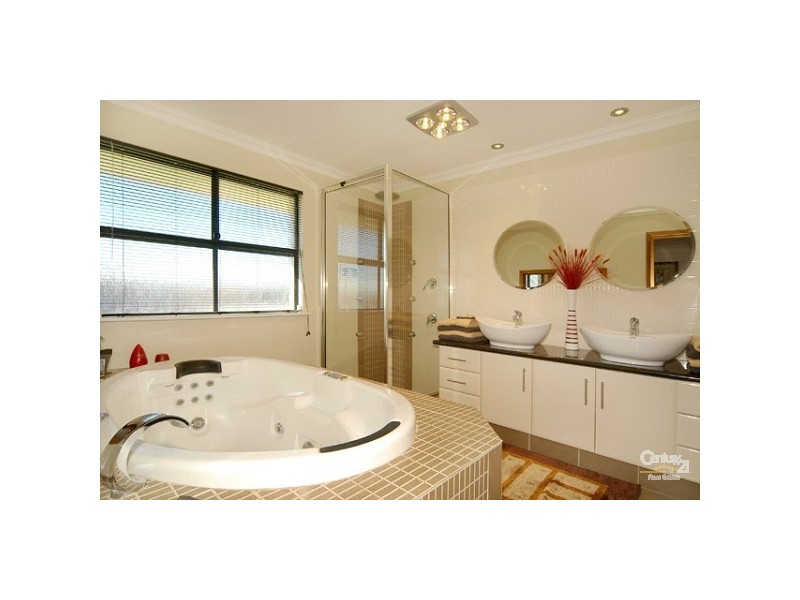 56 Boardwalk Blvd, Halls Head WA 6210