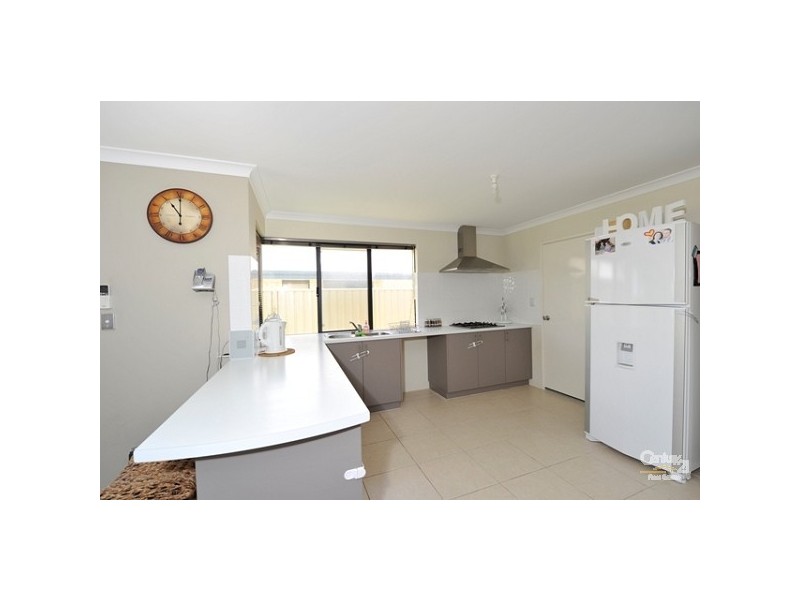 21 Albina Chase, Lakelands WA 6180