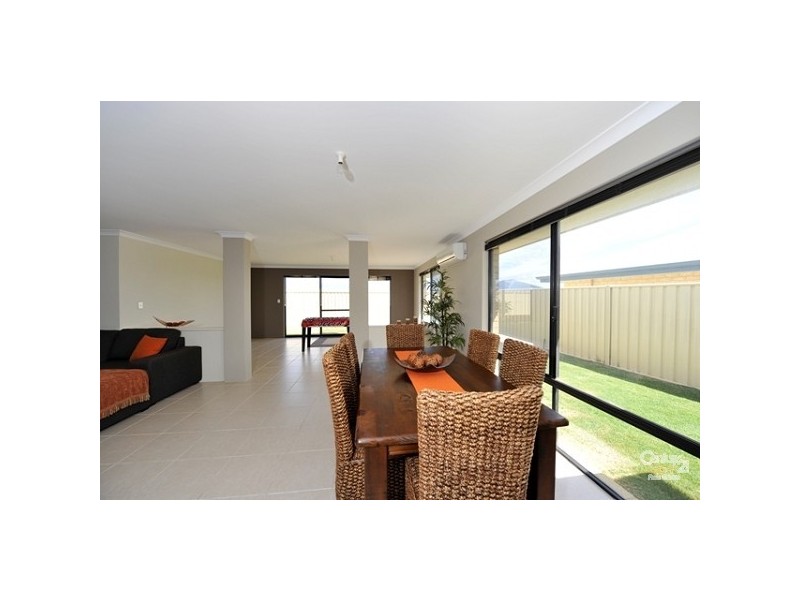 21 Albina Chase, Lakelands WA 6180