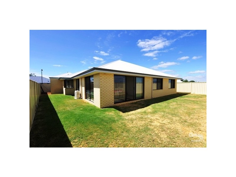 21 Albina Chase, Lakelands WA 6180